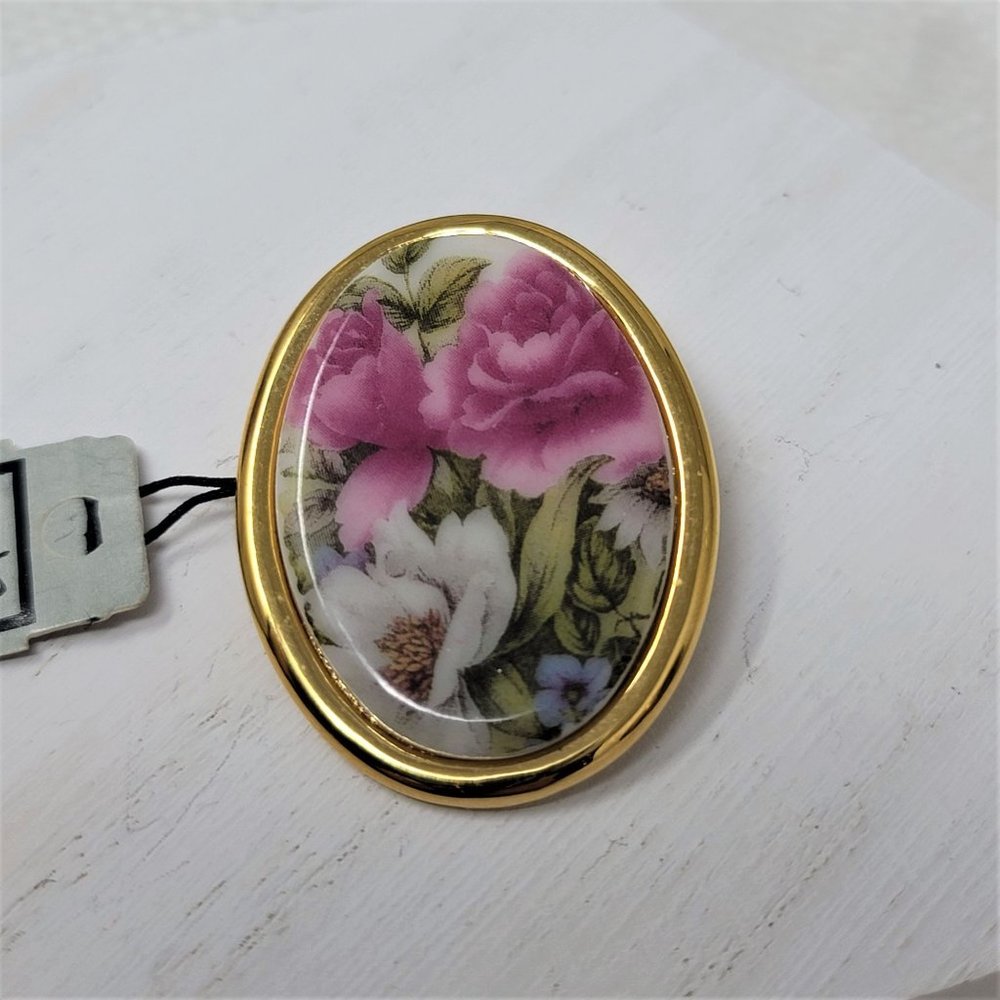 Vintage Porcelain Goldtone Pin Brooch Floral Design